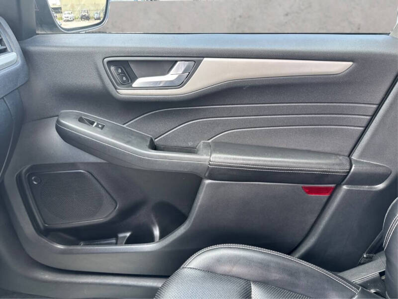 2021 Ford Escape SEL