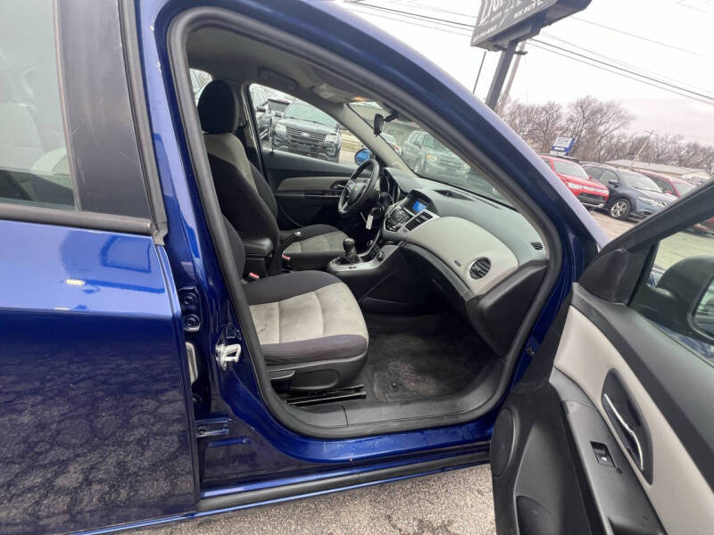 2013 Chevrolet Cruze LS Manual