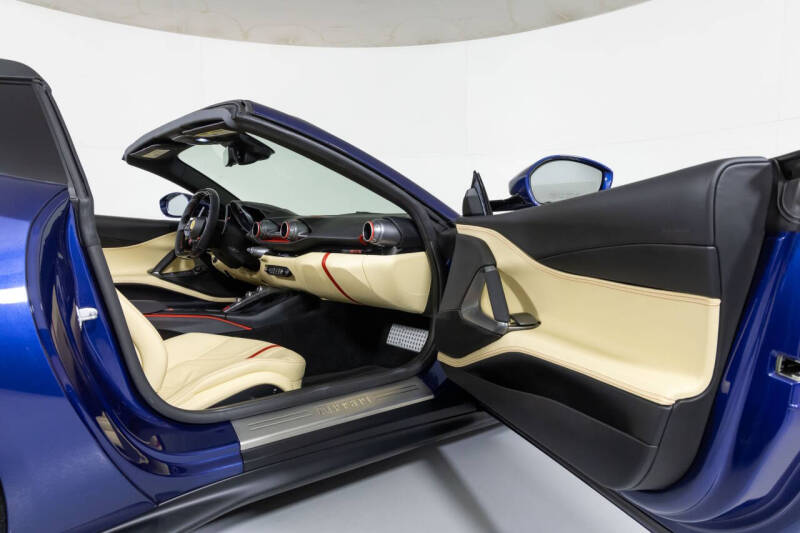 2021 Ferrari 812 GTS