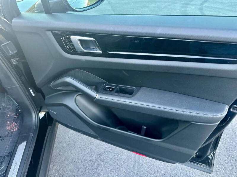 2021 Porsche Cayenne Coupe