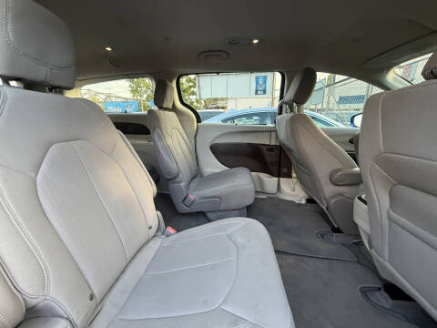 2021 Chrysler Pacifica Touring