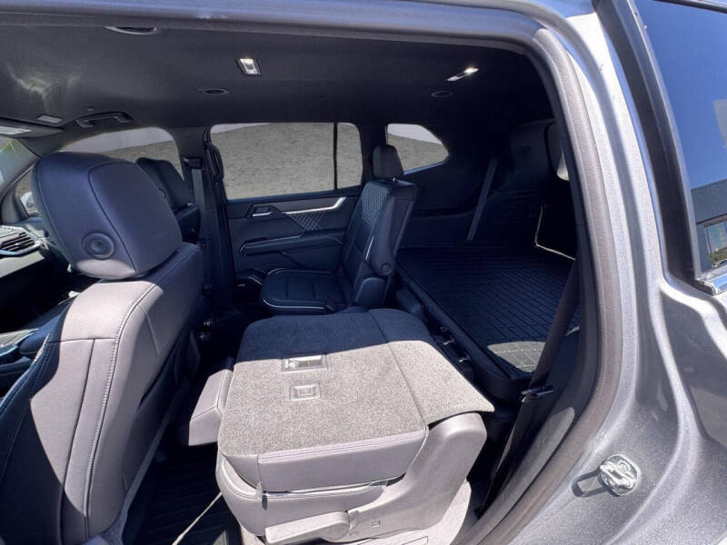 2025 GMC Acadia Denali