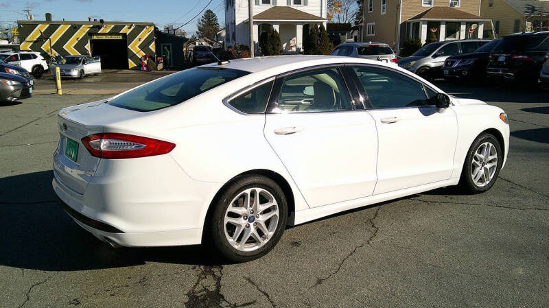 2014 Ford Fusion SE
