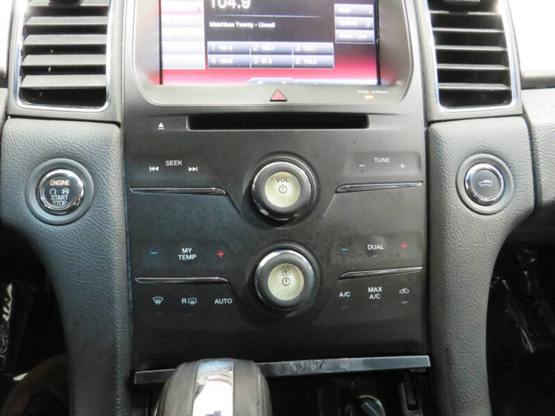 2015 Ford Taurus SEL