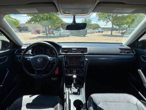 2018 Volkswagen Passat 2.0T R-Line