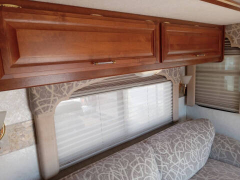 2002 Freightliner XC Chassis