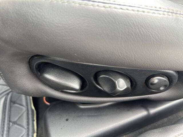 2005 Jaguar XKR