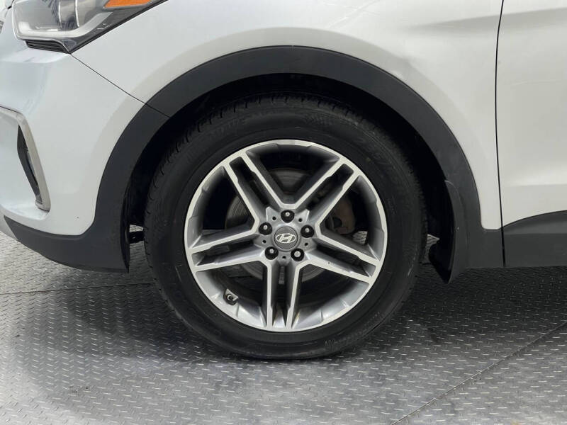 2017 Hyundai Santa Fe SE Ultimate