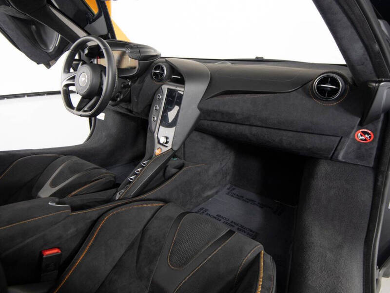 2025 McLaren 750S
