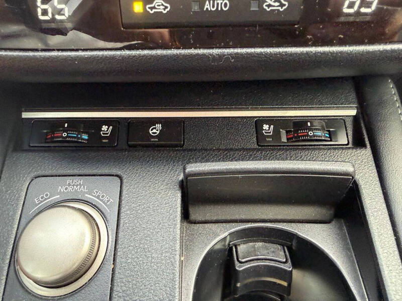 2017 Lexus ES 300h