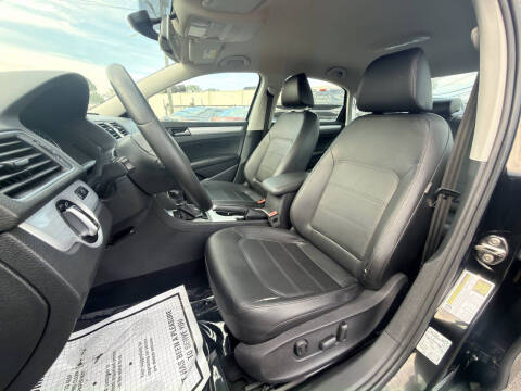 2013 Volkswagen Passat SE PZEV