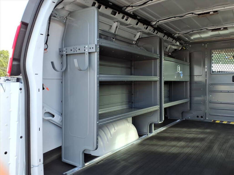 2025 Chevrolet Express 3500