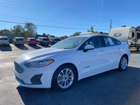 2019 Ford Fusion Hybrid for sale at Modern Automotive in Spartanburg SC