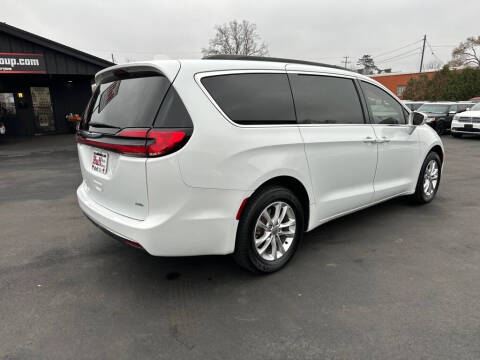 2022 Chrysler Pacifica Touring