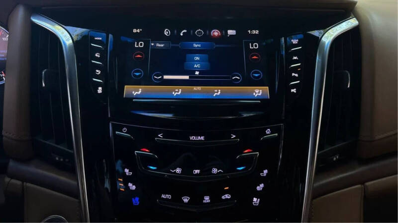 2017 Cadillac Escalade Platinum