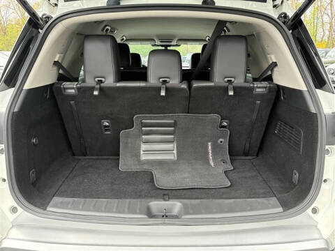 2024 Nissan Pathfinder SL