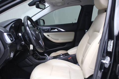 2017 Infiniti QX30 Premium