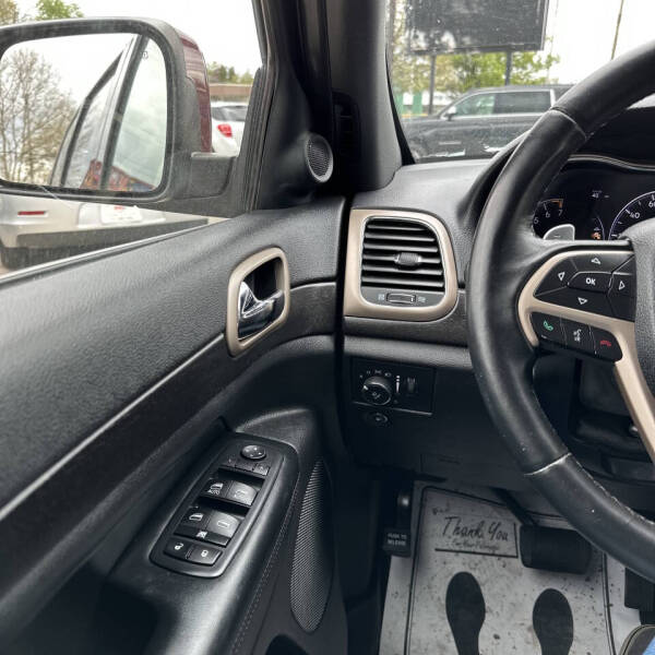 2017 Jeep Grand Cherokee Laredo