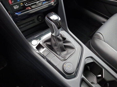 2025 Volkswagen Taos SEL 4Motion