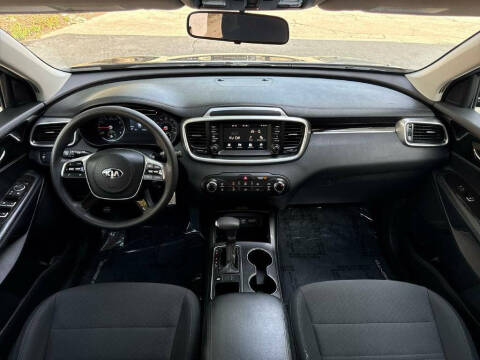 2019 Kia Sorento LX
