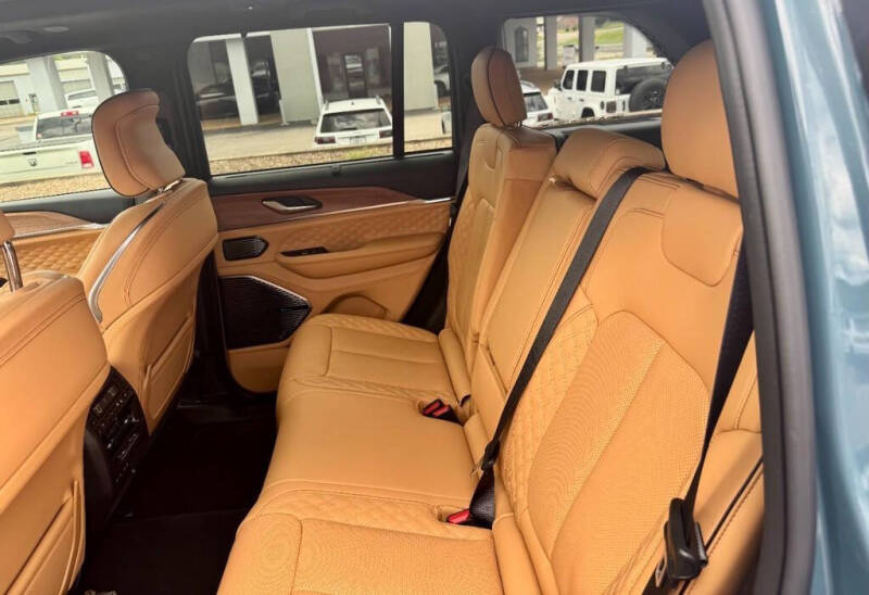 2026 Jeep Grand Cherokee Summit