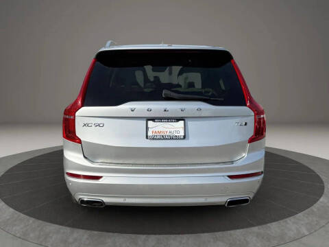 2017 Volvo XC90 T6 Momentum