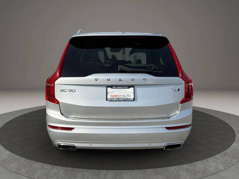 2017 Volvo XC90 T6 Momentum