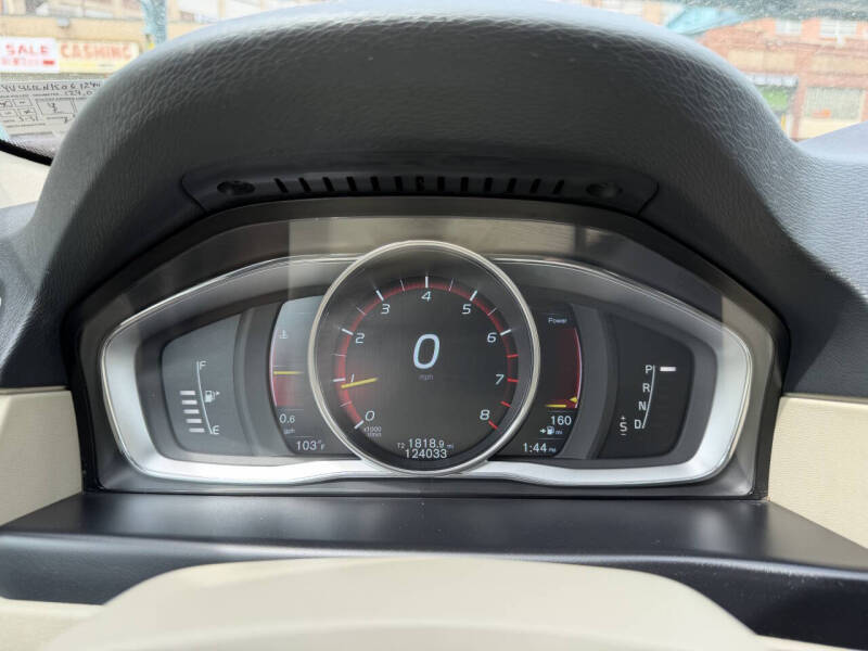 2016 Volvo XC70 T5 Premier