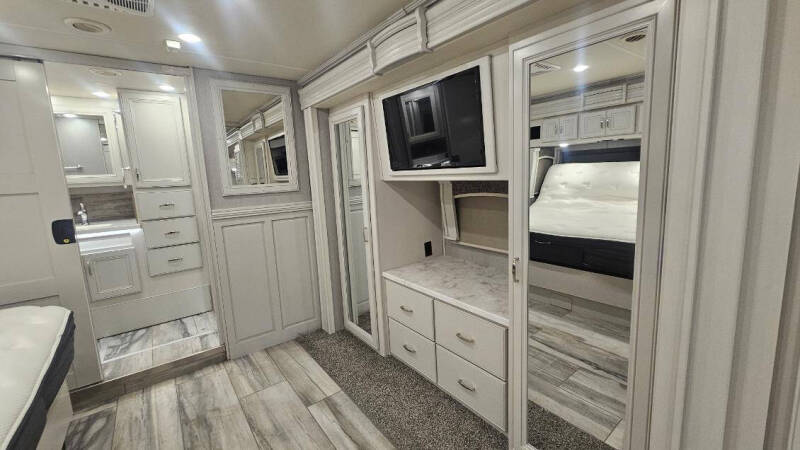 2022 Holiday Rambler Endeavor 38K?