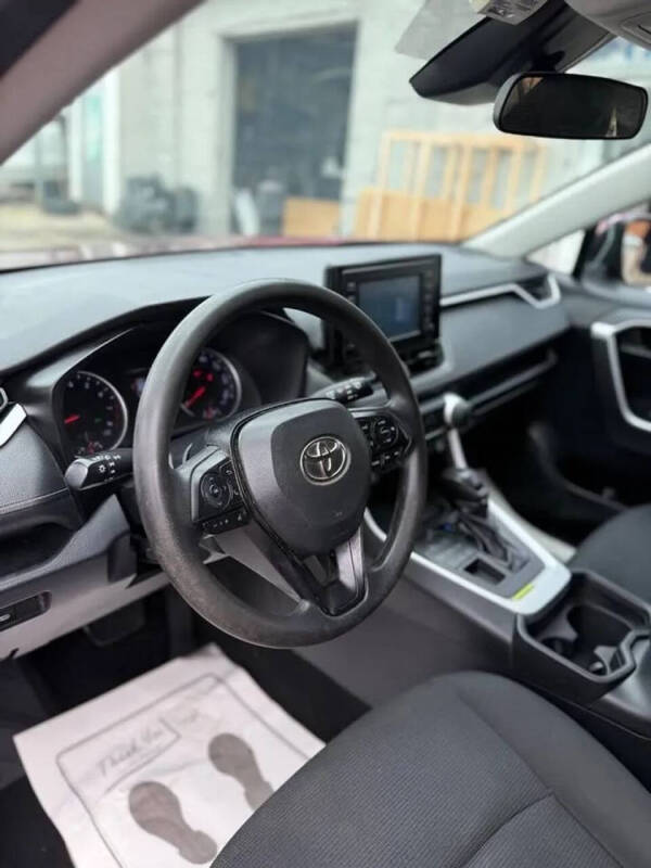 2019 Toyota RAV4 LE