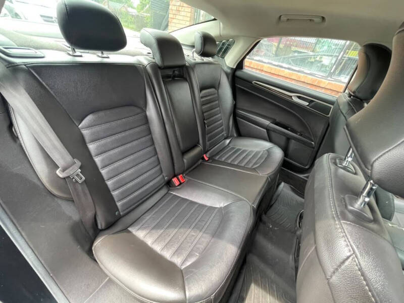 2016 Ford Fusion SE