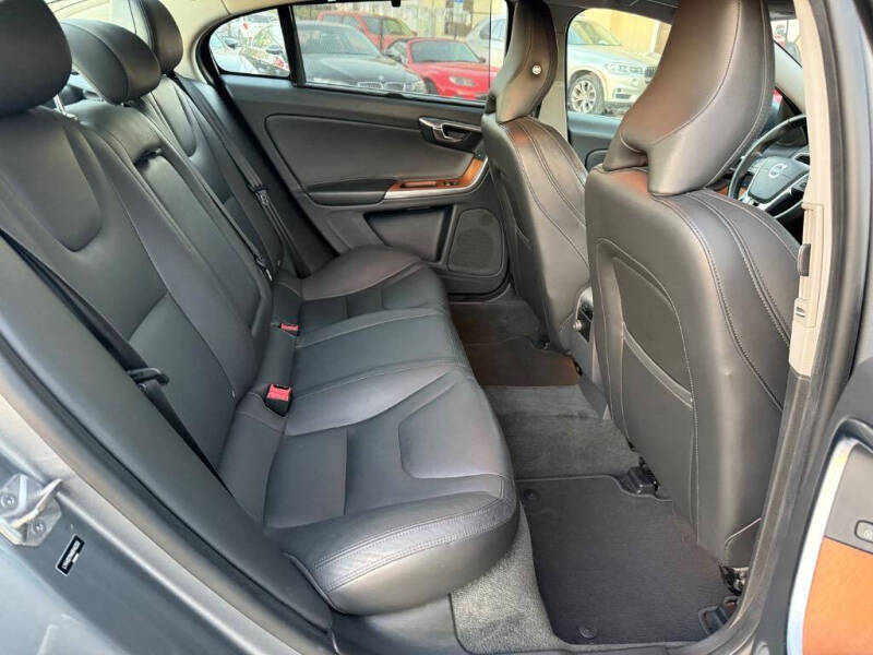 2017 Volvo S60 T5 Inscription Platinum