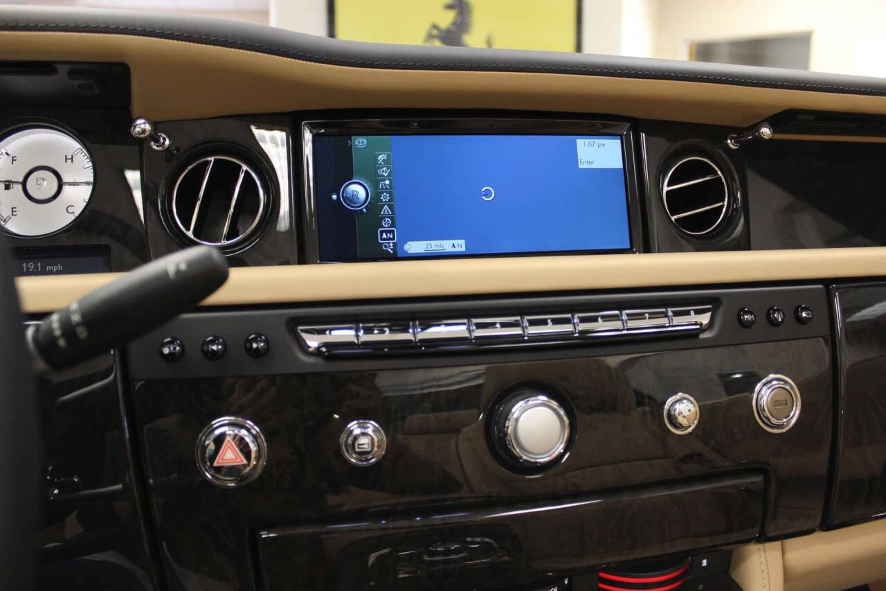 2014 Rolls-Royce Phantom Drophead Coupe 15