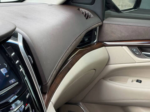 2017 Cadillac Escalade ESV Luxury