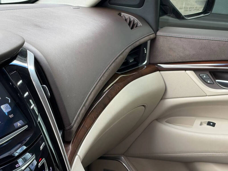 2017 Cadillac Escalade ESV Luxury