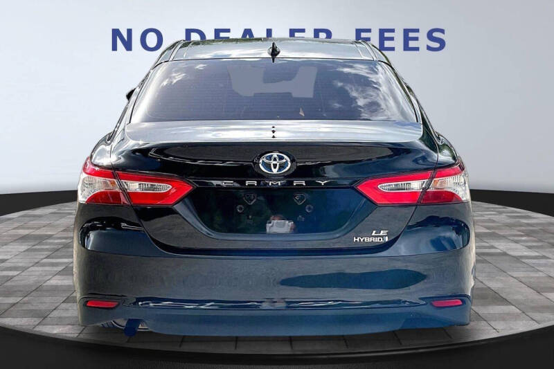 2020 Toyota Camry Hybrid LE