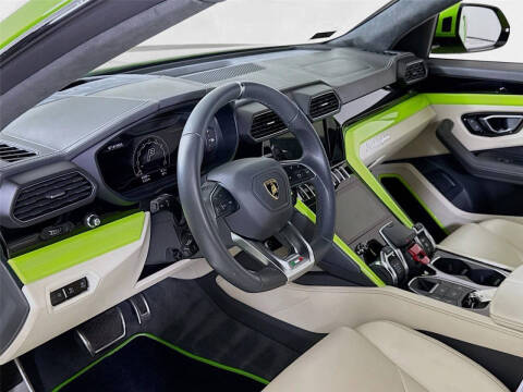 2022 Lamborghini Urus