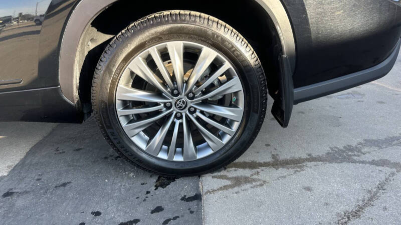 2020 Toyota Highlander Hybrid Platinum