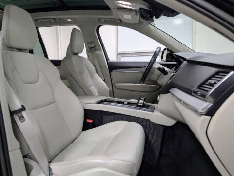 2023 Volvo XC90 B5 Core