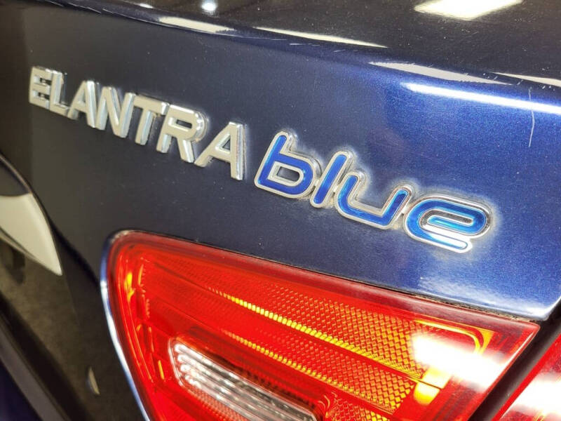 2010 Hyundai Elantra Blue