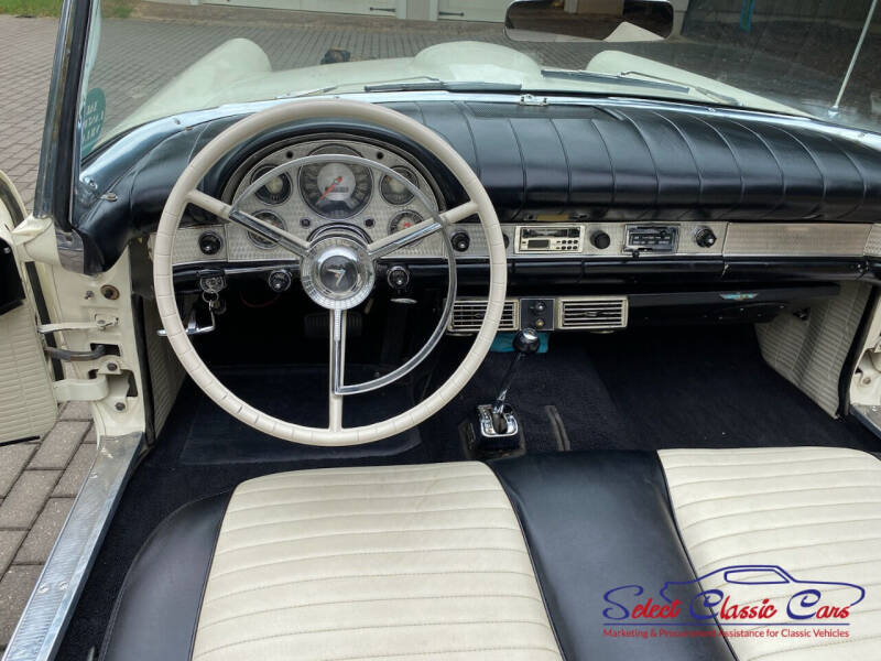 1957 Ford Thunderbird