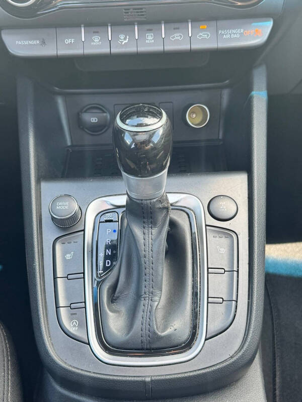 2022 Hyundai Kona SEL