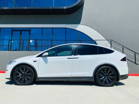 2023 Tesla Model X Standard Range