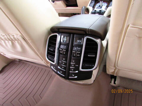 2012 Porsche Cayenne Turbo