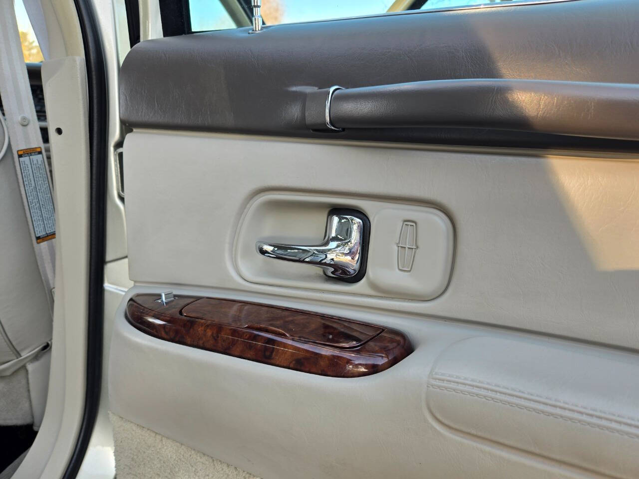 1997 Lincoln Town Car 127