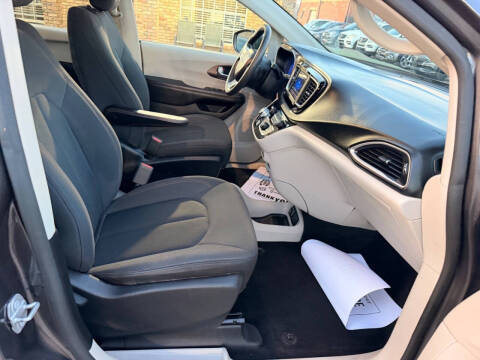 2019 Chrysler Pacifica LX
