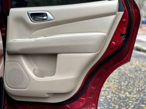 2018 Nissan Pathfinder SL