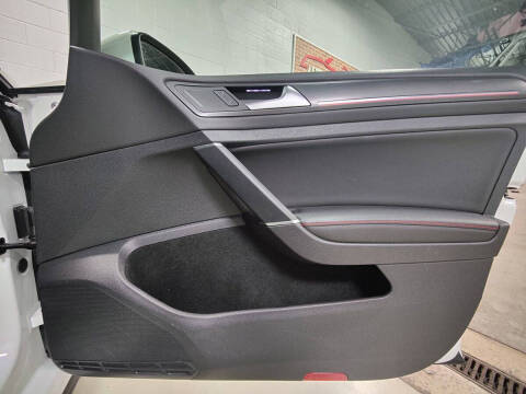 2019 Volkswagen Golf GTI S