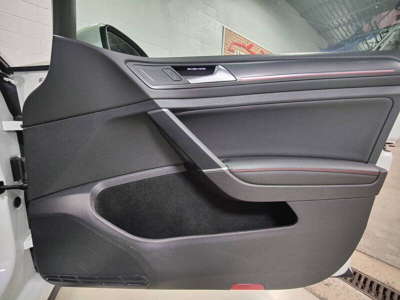 2019 Volkswagen Golf GTI S