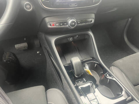 2025 Volvo XC40 B5 Plus Dark Theme